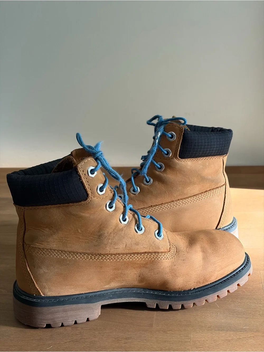 Timberland Kids Waterproof Boots Wheat Blue Accents Size 4.5 Boys/Youth